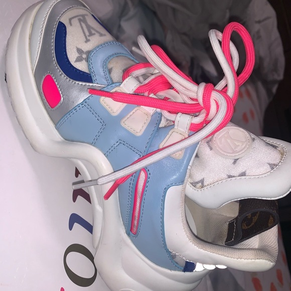 Only worn 1x need to be wiped off. - Picture 3 of 5